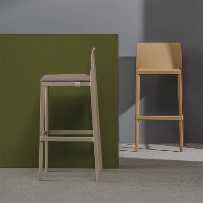 Taburete SAIL de Andreu World en Moises Showroom Taburete SAIL de Andreu World en Moises Showroom