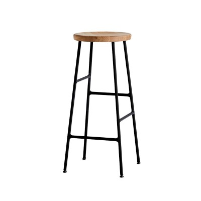 Taburete alto Cornet de HAY asiento oiled oak y estructura negra Taburete alto Cornet de HAY asiento oiled oak y estructura negra