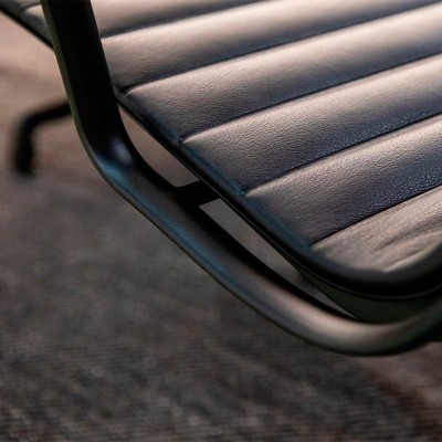 Aluminium EA 124 Vitra detalle Aluminium EA 124 Vitra detalle