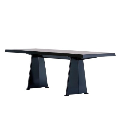 Mesa Trapéze de Vitra, diseñada por Jean Prouvé Mesa Trapéze de Vitra, diseñada por Jean Prouvé