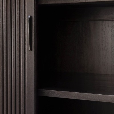 Detalle interior aparador Roller Max de Ethnicraft