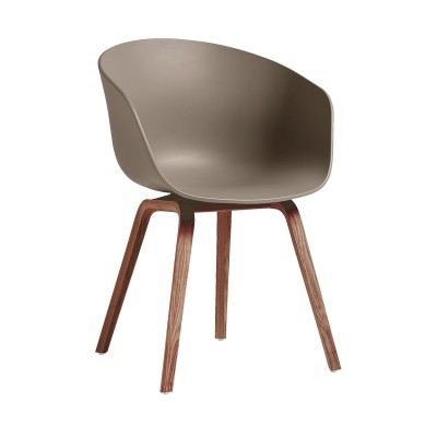 About a Chair 22 base de nogal carcasa khaki HAY About a Chair 22 base de nogal carcasa khaki HAY