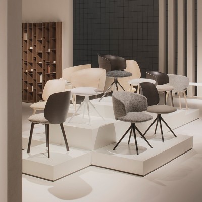 MDF Italia, Silla Universal Armchair de 4 radios con asiento tapizado MDF Italia, Silla Universal Armchair de 4 radios con asiento tapizado