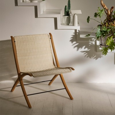 Imagen ambientada butaca X HM 10 rincón escalera &Tradition Imagen ambientada butaca X HM 10 rincón escalera &Tradition
