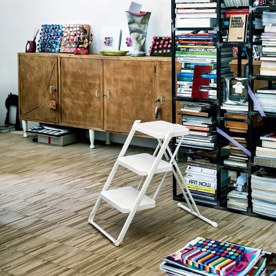 Nuovastep escalera plegable blanca Magis ambiente Nuovastep escalera plegable blanca Magis ambiente