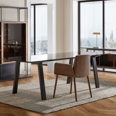 Homeoffice ambientado con silla Hug nogal super mate de Punt Mobles. Homeoffice ambientado con silla Hug nogal super mate de Punt Mobles.