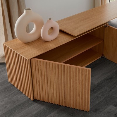Detalle armario mueble tv Velasca extensible roble super mate de Punt Mobles. Detalle armario mueble tv Velasca extensible roble super mate de Punt Mobles.