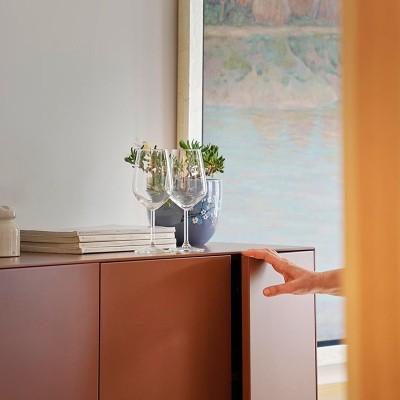Treku Iconics, Credenza Lauki 01