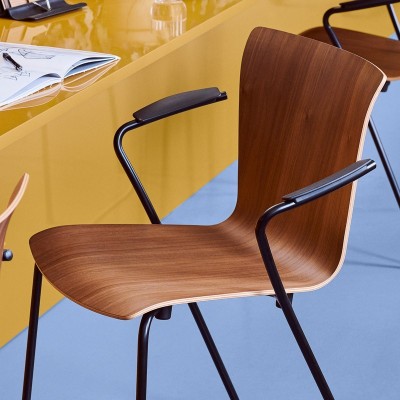 Vico Duo com braços de Fritz Hansen Vico Duo com braços de Fritz Hansen