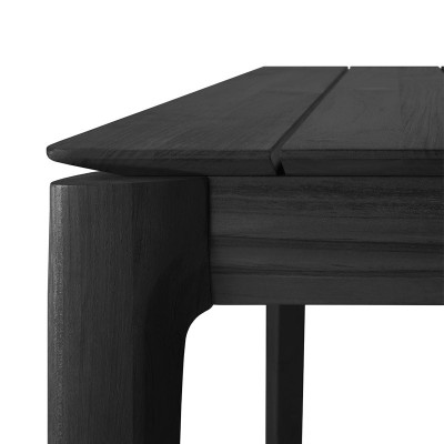 Detalle estructura mesa Bok en teca negra para exterior Detalle estructura mesa Bok en teca negra para exterior
