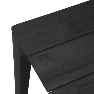 Detalle tablero mesa Bok en teca negra para exterior Detalle tablero mesa Bok en teca negra para exterior