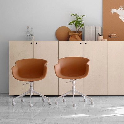 Bai Adjustable Swivel Chair with Ondarretawheels Bai Adjustable Swivel Chair with Ondarretawheels