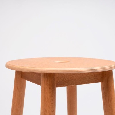 Tabouret Oto H65 et H 75 de Ondarreta Tabouret Oto H65 et H 75 de Ondarreta