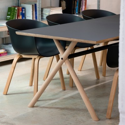Ondarreta, Sedia Bai con gambe in legno Ondarreta, Sedia Bai con gambe in legno