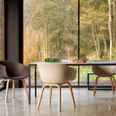 Ondarreta, Silla Bai con patas de madera Ondarreta, Silla Bai con patas de madera