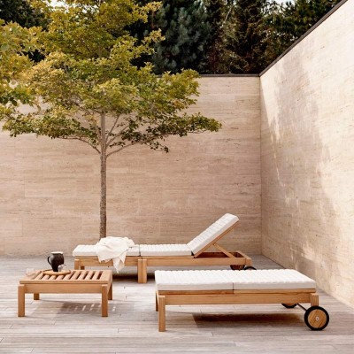 Reposapiés AH604F Carl Hansen ambiente jardín conjunto Reposapiés AH604F Carl Hansen ambiente jardín conjunto