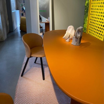 Mesa Bol 2325 Zanotta caramelo rectangular ambiente Mesa Bol 2325 Zanotta caramelo rectangular ambiente