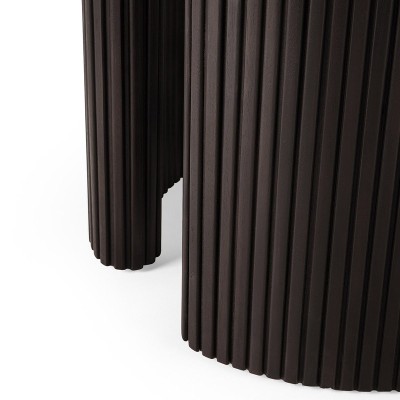 Detalle 2 patas mesa Roller Max curvadas hacia dentro de Ethnicraft Detalle 2 patas mesa Roller Max curvadas hacia dentro de Ethnicraft