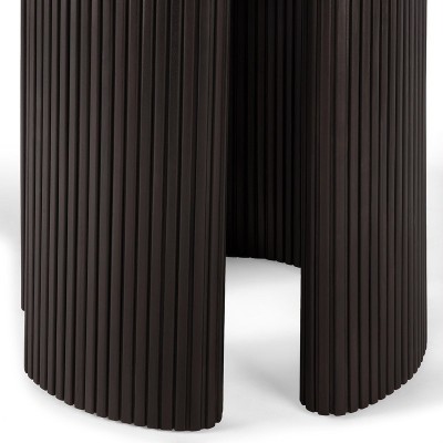 Detalle patas mesa Roller Max curvadas hacia dentro de Ethnicraft Detalle patas mesa Roller Max curvadas hacia dentro de Ethnicraft