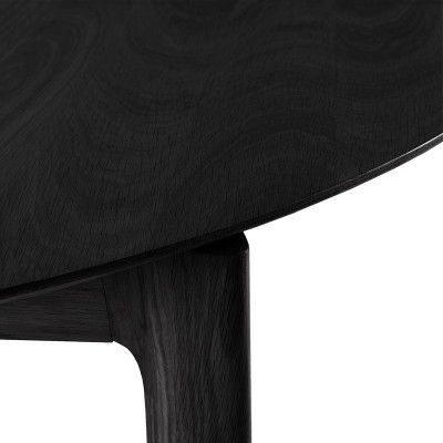 Detalle tablero mesa Bok extensible redonda de Ethnicraft Detalle tablero mesa Bok extensible redonda de Ethnicraft