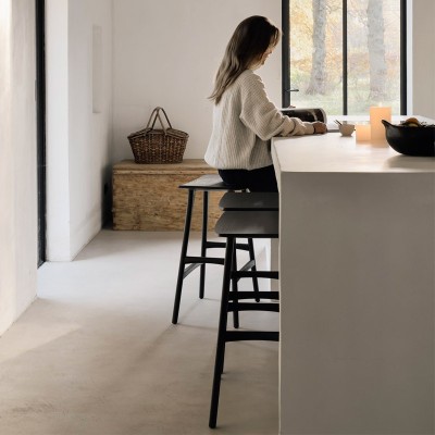 Osso Blackstone Sgabello Alto in Rovere - Ethnicraft Osso Blackstone Sgabello Alto in Rovere - Ethnicraft