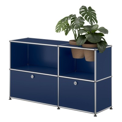 Vista Credenza USM Haller asimétrica con plantas color azul acero de USM Vista Credenza USM Haller asimétrica con plantas color azul acero de USM
