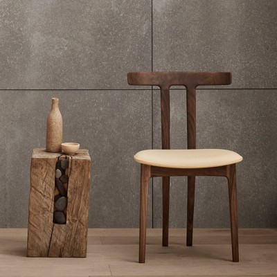 Imagen ambientada T-Chair OW58 nogal aceite de Carl Hansen Imagen ambientada T-Chair OW58 nogal aceite de Carl Hansen