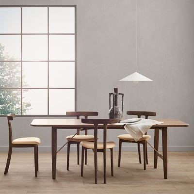 Imagen ambientada dining room T-Chair OW58 nogal aceite de Carl Hansen Imagen ambientada dining room T-Chair OW58 nogal aceite de Carl Hansen