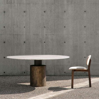 Silla Med Acerbis ambientada mesa circular Silla Med Acerbis ambientada mesa circular