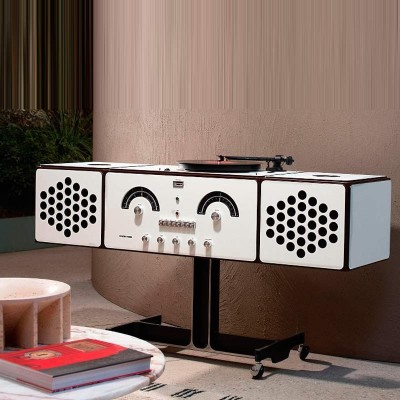 Radiofonografo RR226 blanco Brionvega ambientado Radiofonografo RR226 blanco Brionvega ambientado