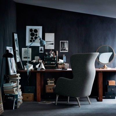 Poltrona RO con gambe in legno Fritz Hansen Poltrona RO con gambe in legno Fritz Hansen