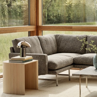 Imagen ambientada Taburet madera de pino de Fritz Hansen Imagen ambientada Taburet madera de pino de Fritz Hansen