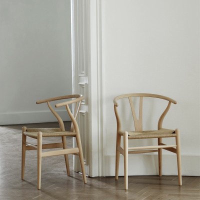 Imagen ambientada silla CH24 Wishbone haya aceite de Carl Hansen Imagen ambientada silla CH24 Wishbone haya aceite de Carl Hansen