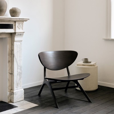 Imagen ambientada Sillón Eye caoba marrón oscuro de Ethnicraft