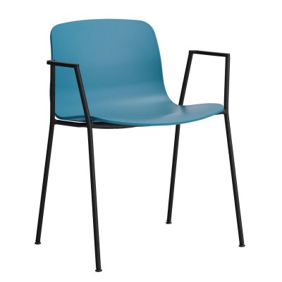 About A Chair AAC18 color azure blue con pata negra de HAY About A Chair AAC18 color azure blue con pata negra de HAY
