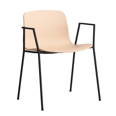 About A Chair AAC18 color pale peach con pata negra de HAY About A Chair AAC18 color pale peach con pata negra de HAY