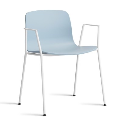 About A Chair AAC18 color slate blue con pata blanca de HAY About A Chair AAC18 color slate blue con pata blanca de HAY