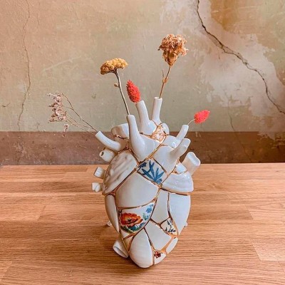 Imagen ambientada flores secas Love in Bloom Kintsugi de Seletti Imagen ambientada flores secas Love in Bloom Kintsugi de Seletti