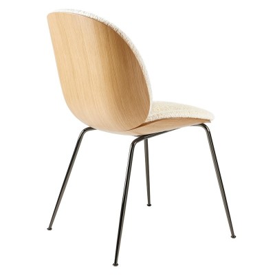 Respaldo Silla Beetle Oak Veneer Shell Black Chrome Conic Base tapizado Karakorum de Gubi Respaldo Silla Beetle Oak Veneer Shell Black Chrome Conic Base tapizado Karakorum de Gubi