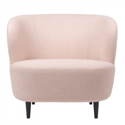 Sillón Stay patas de madera de Gubi Sillón Stay patas de madera de Gubi