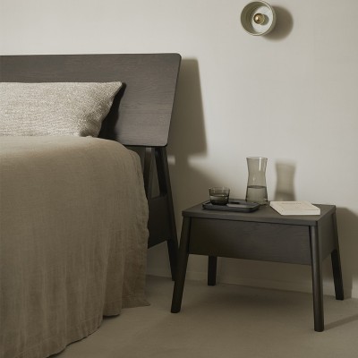 Ethnicraft, Cama Air en roble barnizado marrón