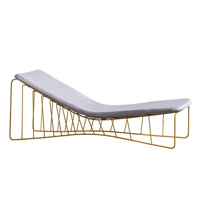 Isimar, Topos Sun Lounger by Zaha Hadid Architects Isimar, Topos Sun Lounger by Zaha Hadid Architects