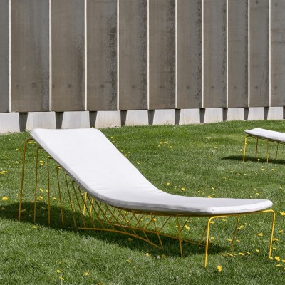 Isimar, Topos Sun Lounger by Zaha Hadid Architects Isimar, Topos Sun Lounger by Zaha Hadid Architects