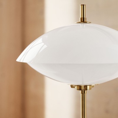 Fritz Hansen, Clam Floor Lamp Fritz Hansen, Clam Floor Lamp