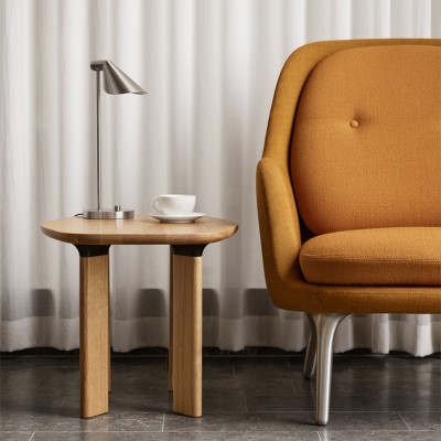 Fritz Hansen, Analog side table , diseñada por Jaime Hayon