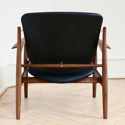 France Chair de Finn Juhl en Moises Showroom France Chair de Finn Juhl en Moises Showroom