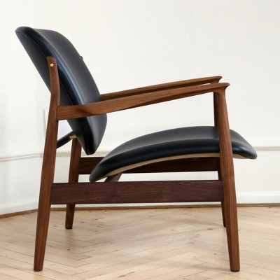 France Chair de Finn Juhl en Moises Showroom France Chair de Finn Juhl en Moises Showroom