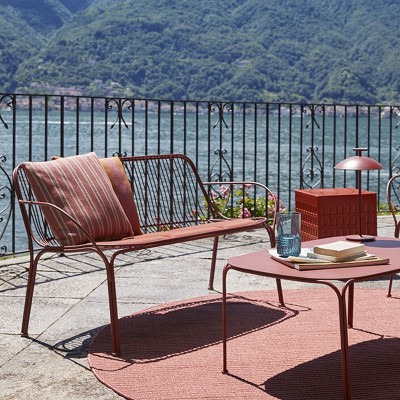 Kartell - Canapé Hiray, adapté à une utilisation en extérieur. Kartell - Canapé Hiray, adapté à une utilisation en extérieur.