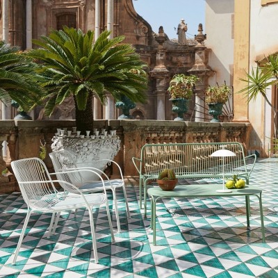 Kartell - Divano Hiray, adatto per uso esterno. Kartell - Divano Hiray, adatto per uso esterno.