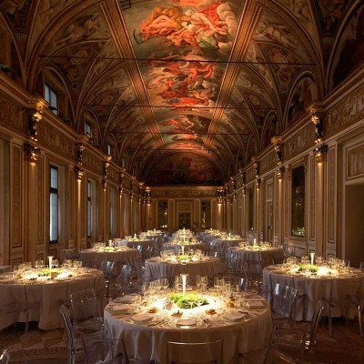 Tetatet Lámpara Portatil Davide Groppi en el palacio Tetatet Lámpara Portatil Davide Groppi en el palacio